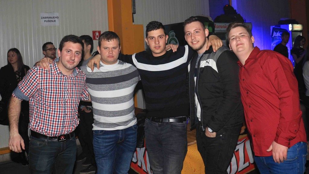 crvenajabukatarapanabandmesapne