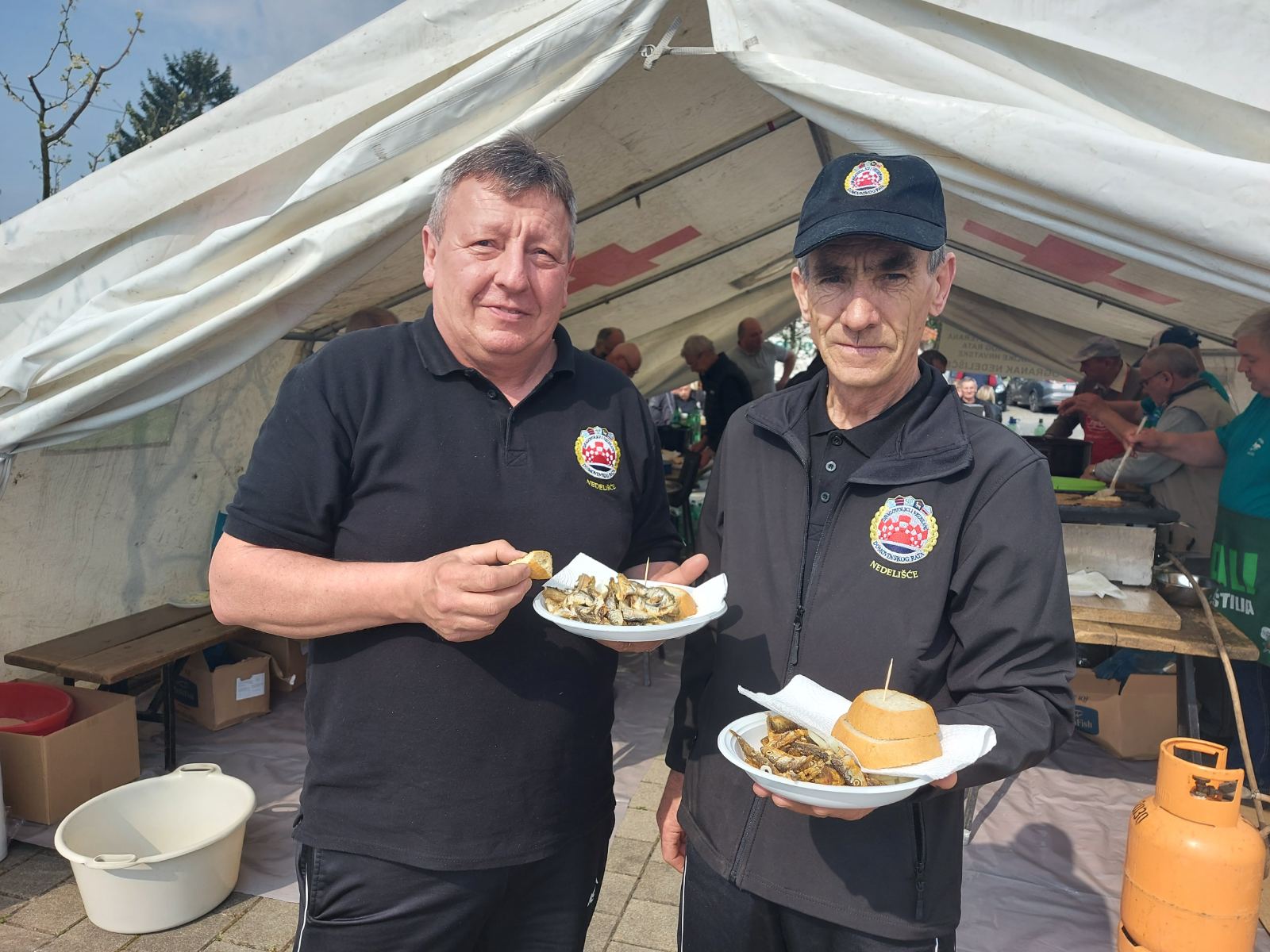 Podjela ribica u Nedelišću na Veliki petak uz humanitarnu notu