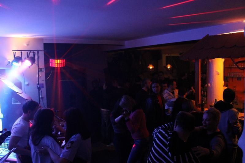 slika0019 Insomnia (Petak i subota, 22. i 23.2.2013 – Gloria Band)