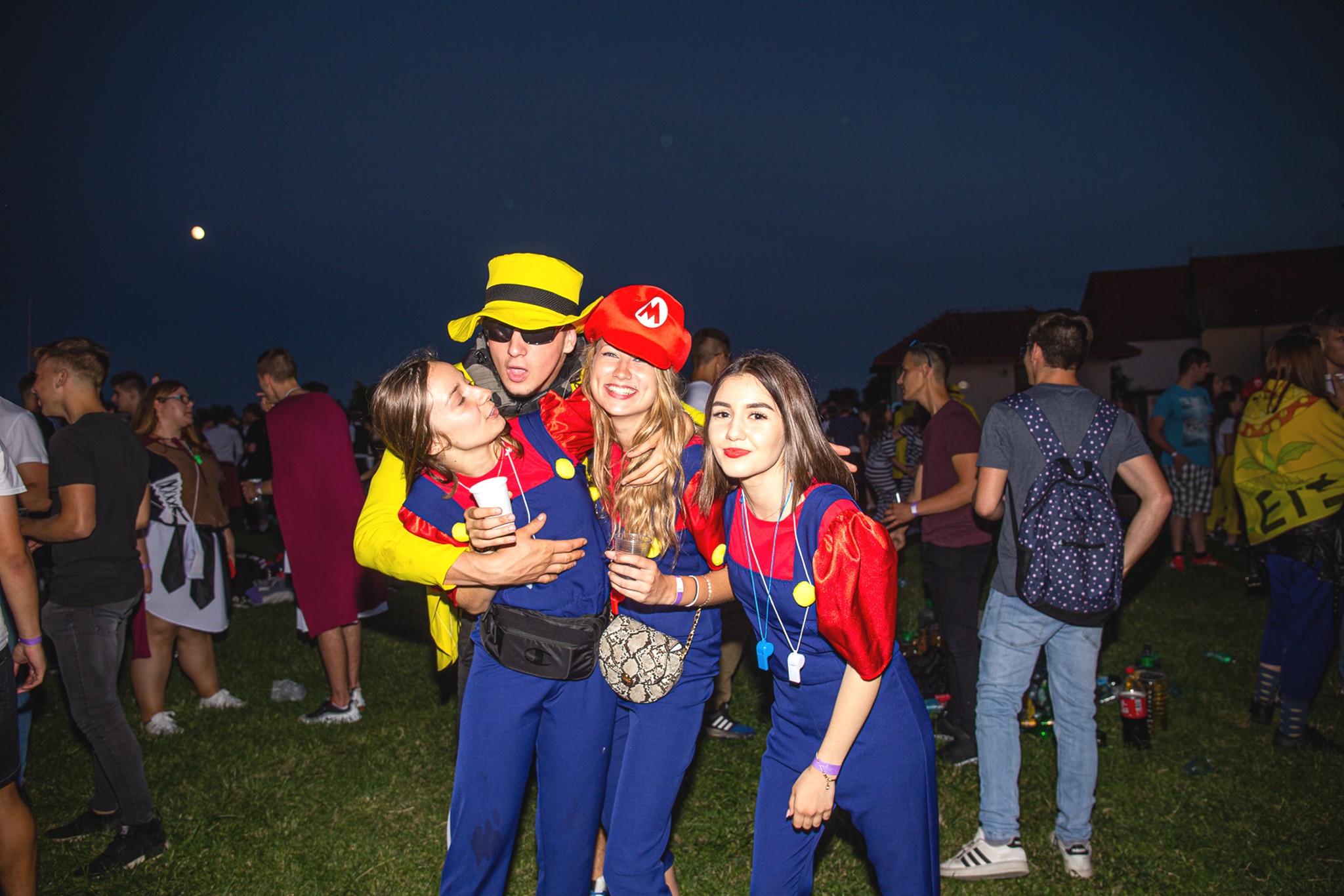 MATURANTI SE ZABAVLJAJU Odlična zabava za kraj na Mesapu