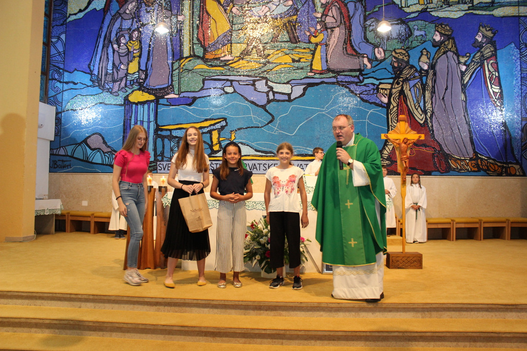 Dječji zbor ‘Marijina djeca’ iz Svete Marije pjevanjem uveličao misu u karlovačkom svetištu