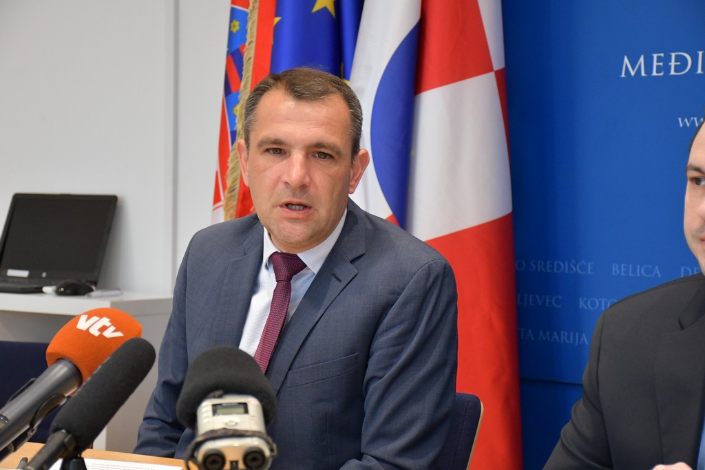 BESPOVRATNA SREDSTVA Za obnovljive izvore energije u obiteljskim kućama Međimurska županija osigurala 60.000 eura BESPOVRATNA SREDSTVA Za obnovljive izvore energije u obiteljskim kućama Međimurska županija osigurala 60.000 eura