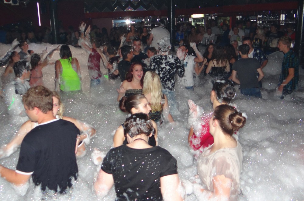 slika0098255825 Pjena party u Šampionu (Subota, 16.8.2014.)