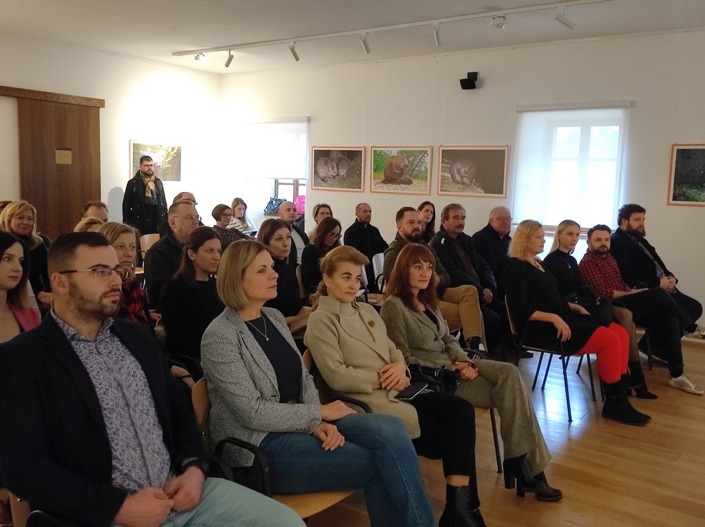 U multimedijalnoj dvorani Riznice Međimurja predstavljena monografija ‘Međimurska gibanica’ U multimedijalnoj dvorani Riznice Međimurja predstavljena monografija ‘Međimurska gibanica’