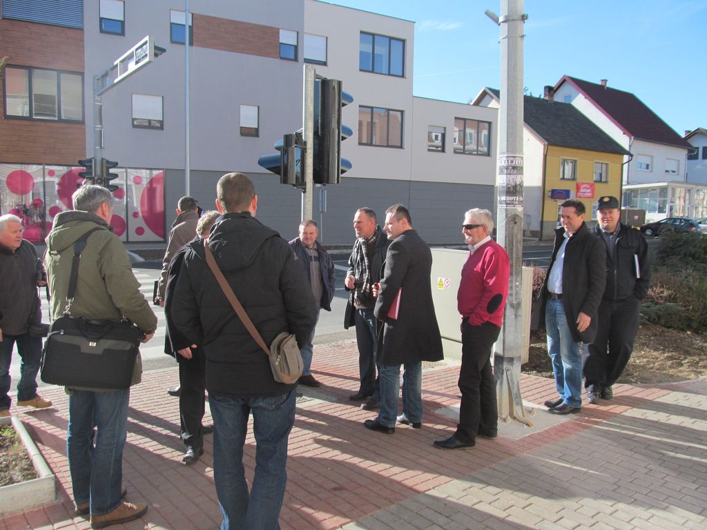 271611049img6927412629