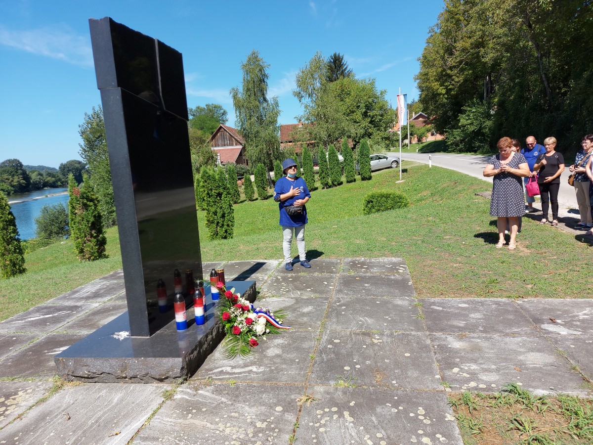 FOTO Društvo ‘Veteran’ povodom Oluje obišlo donje Pounje gdje je ratovalo prije 26 godina