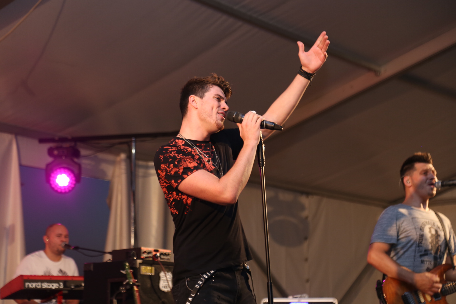 Dani Općine Mala Subotica – koncert Tragova i Crvene jabuke u Palovcu