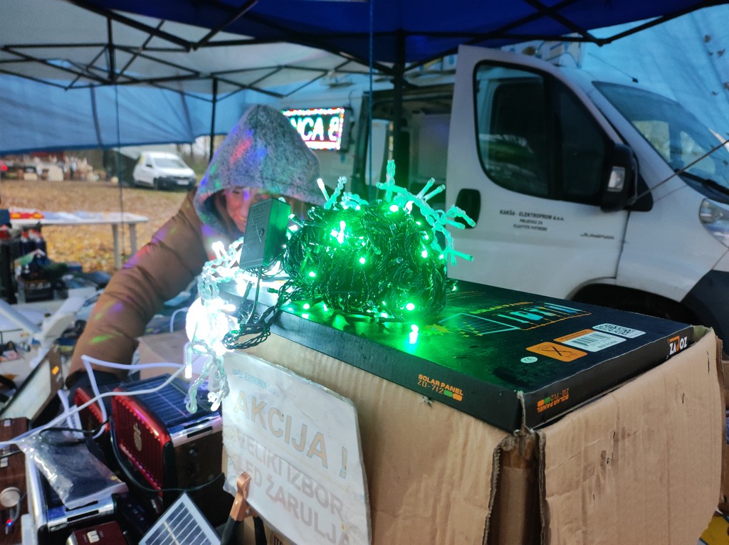 ČAKOVEČKI SAJAM Nema čega nema pa čak i – božićnih žaruljica!