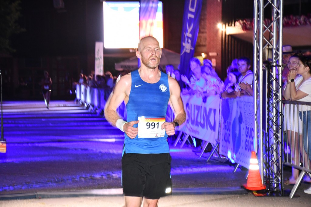 POGLEDAJTE TKO JE SVE TRČAO Veliki broj trkača na ‘Čakovečkom noćnom ceneru’