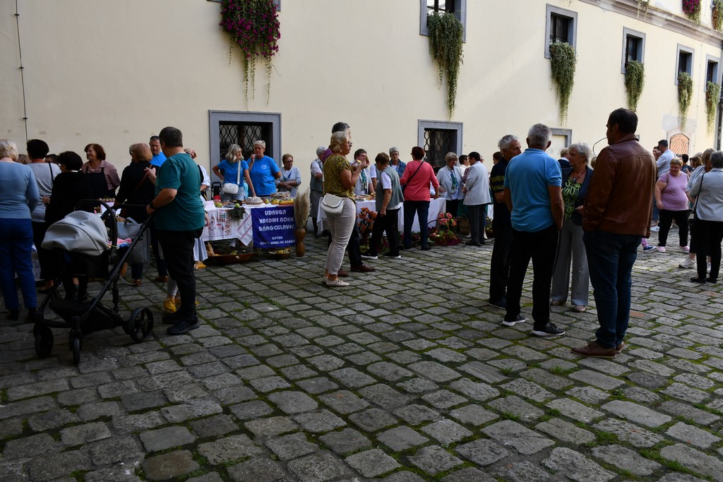 ‘BAKINI KOLAČI’ Najbolji kolač s jabukama pripremila je Natalija Munđar iz Križovca