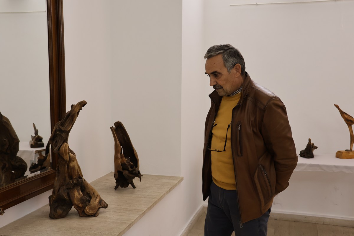 DRVENE SKULPTURE Otvorena izložba svestranog Josipa Radeka