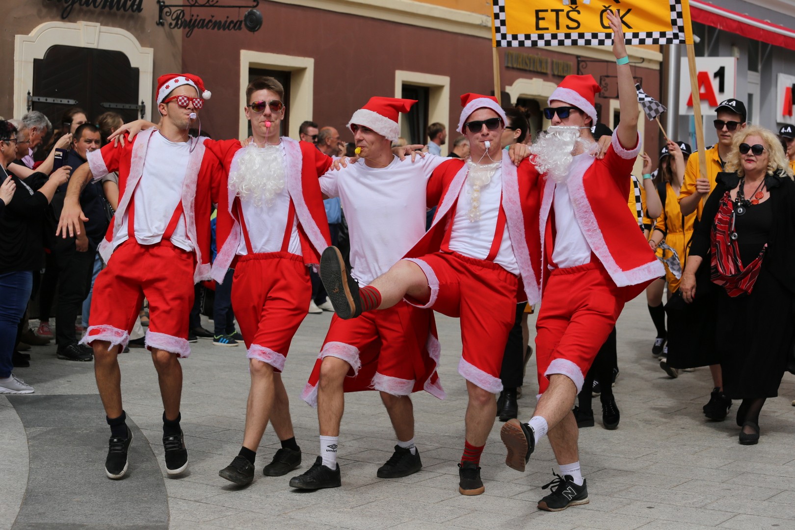 Ulicama Čakovca koračalo više od 1200 međimurskih maturanata