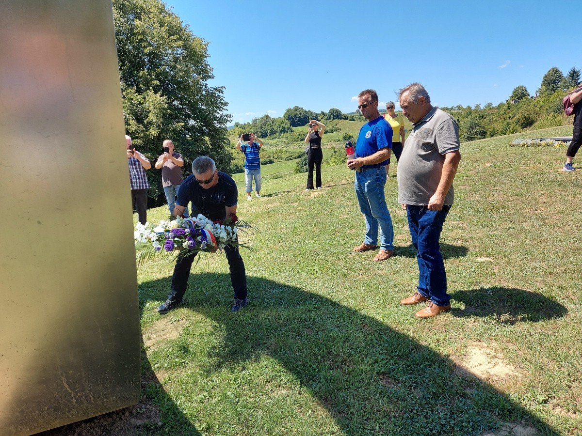 FOTO Društvo ‘Veteran’ povodom Oluje obišlo donje Pounje gdje je ratovalo prije 26 godina