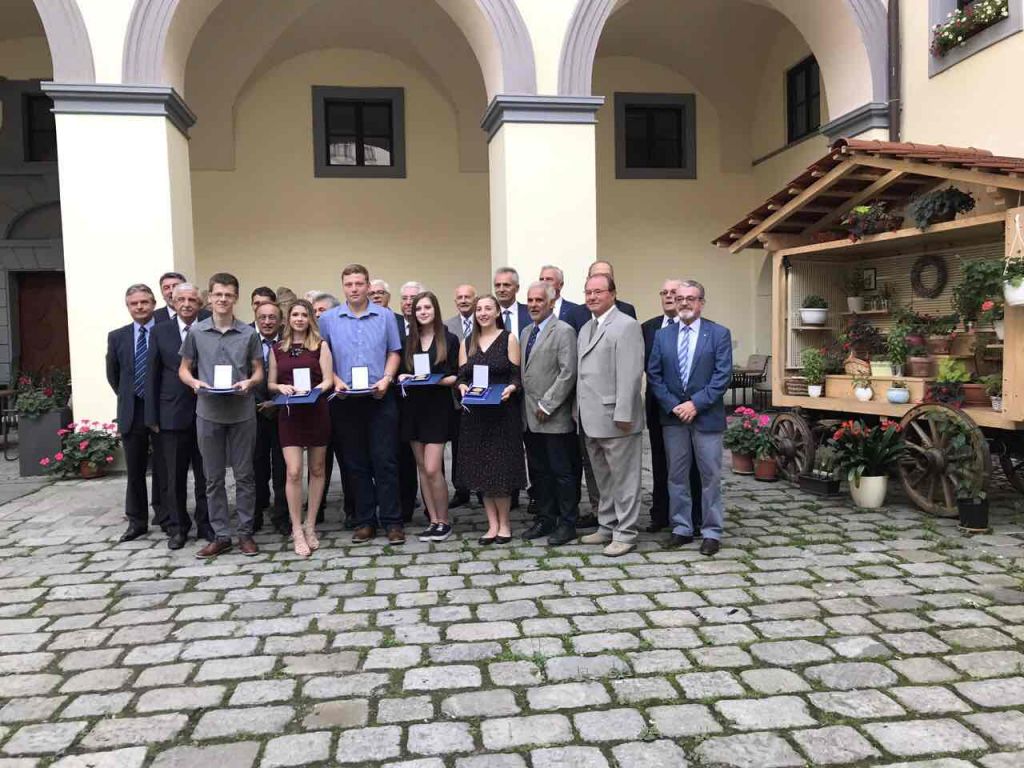 dobitnicinagradenajboljimaturan