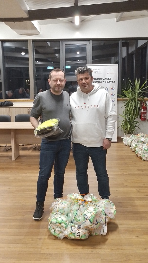Međimurski nogometni savez školama nogometa podijelio 350 lopti i 400 markera