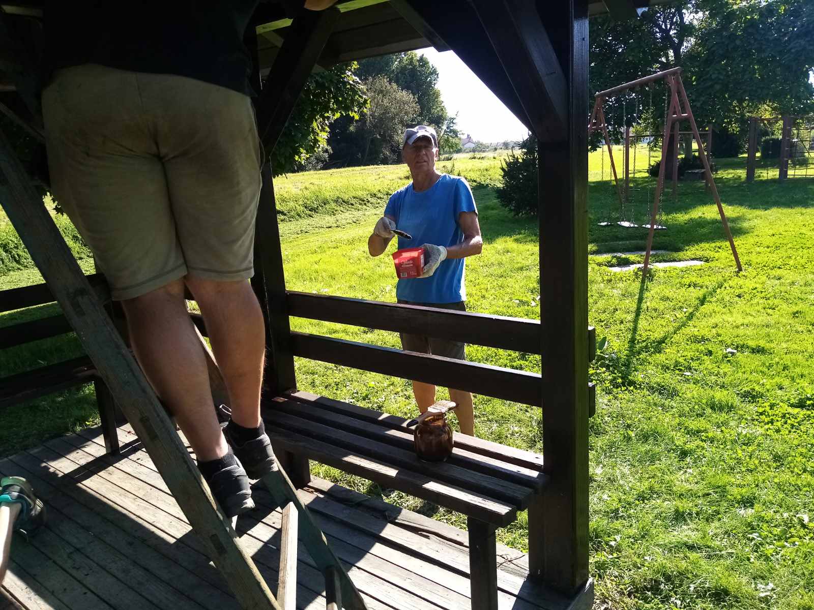 ŠENKOVEC Vrijedna ekipa iz Udruge DSR ‘Hakl’ ofarbala kućicu kod košarkaškog terena