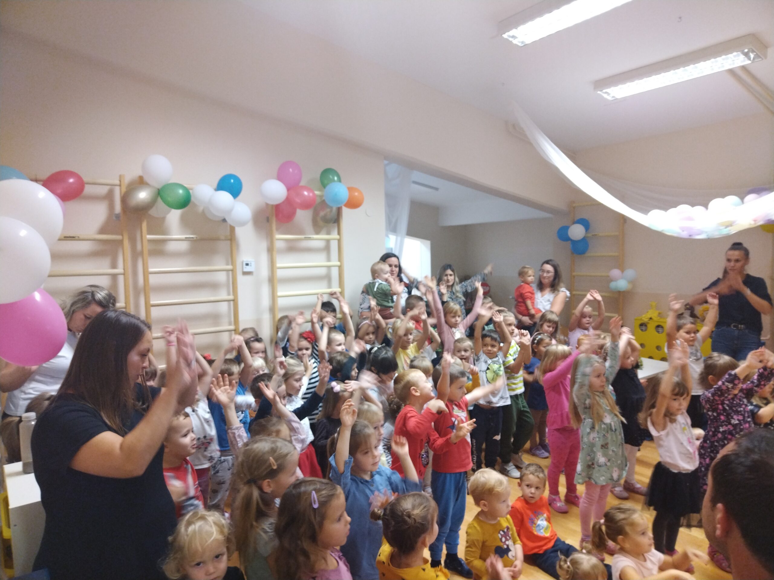 Mališani iz vrtića ‘Pčelice’ Ivanovec veselo proslavili 40. obljetnicu svog vrtića