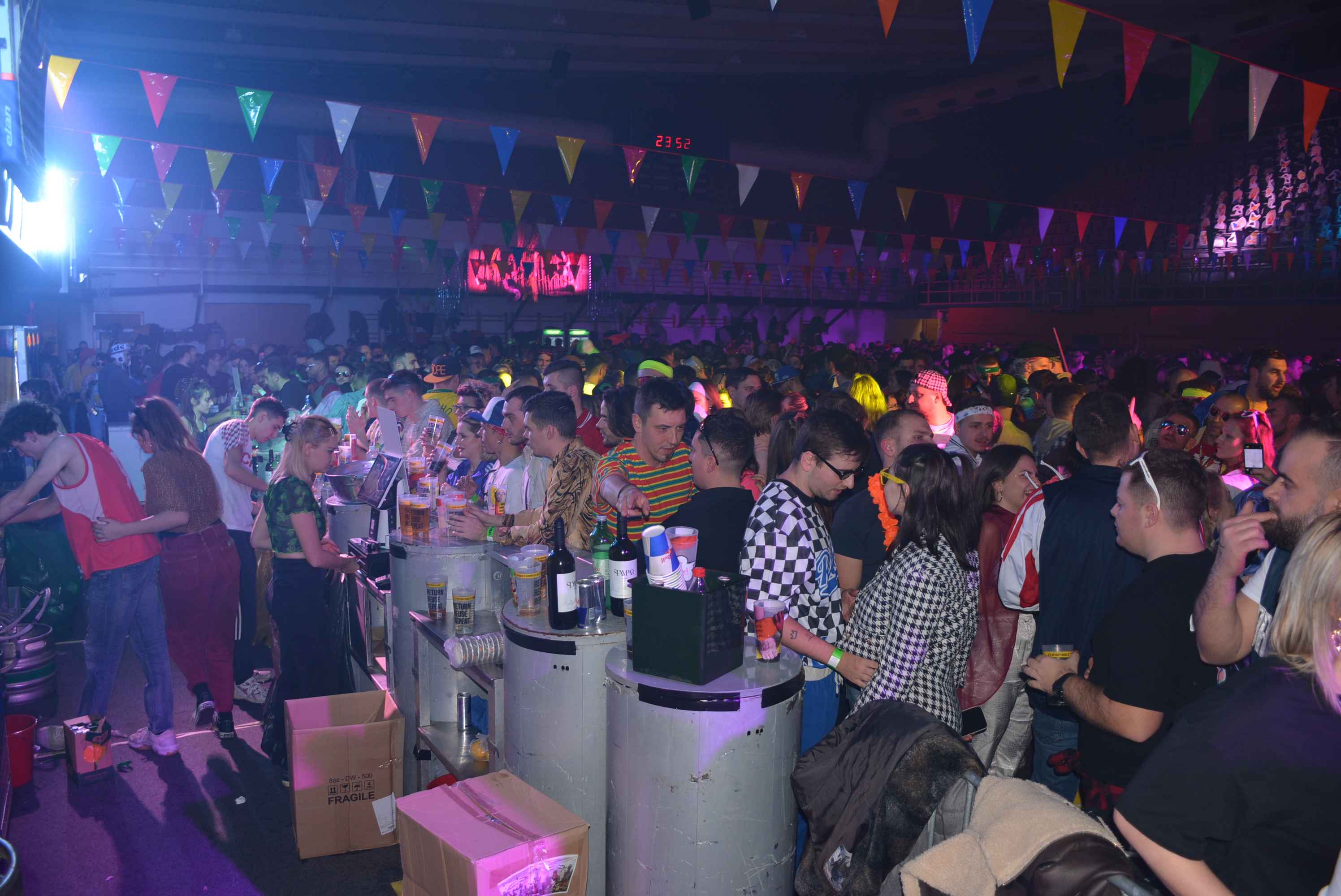 FOTO/VIDEO Čaroban završetak jubilarnog 10. ‘Blast from the past’ šarenila u Čakovcu