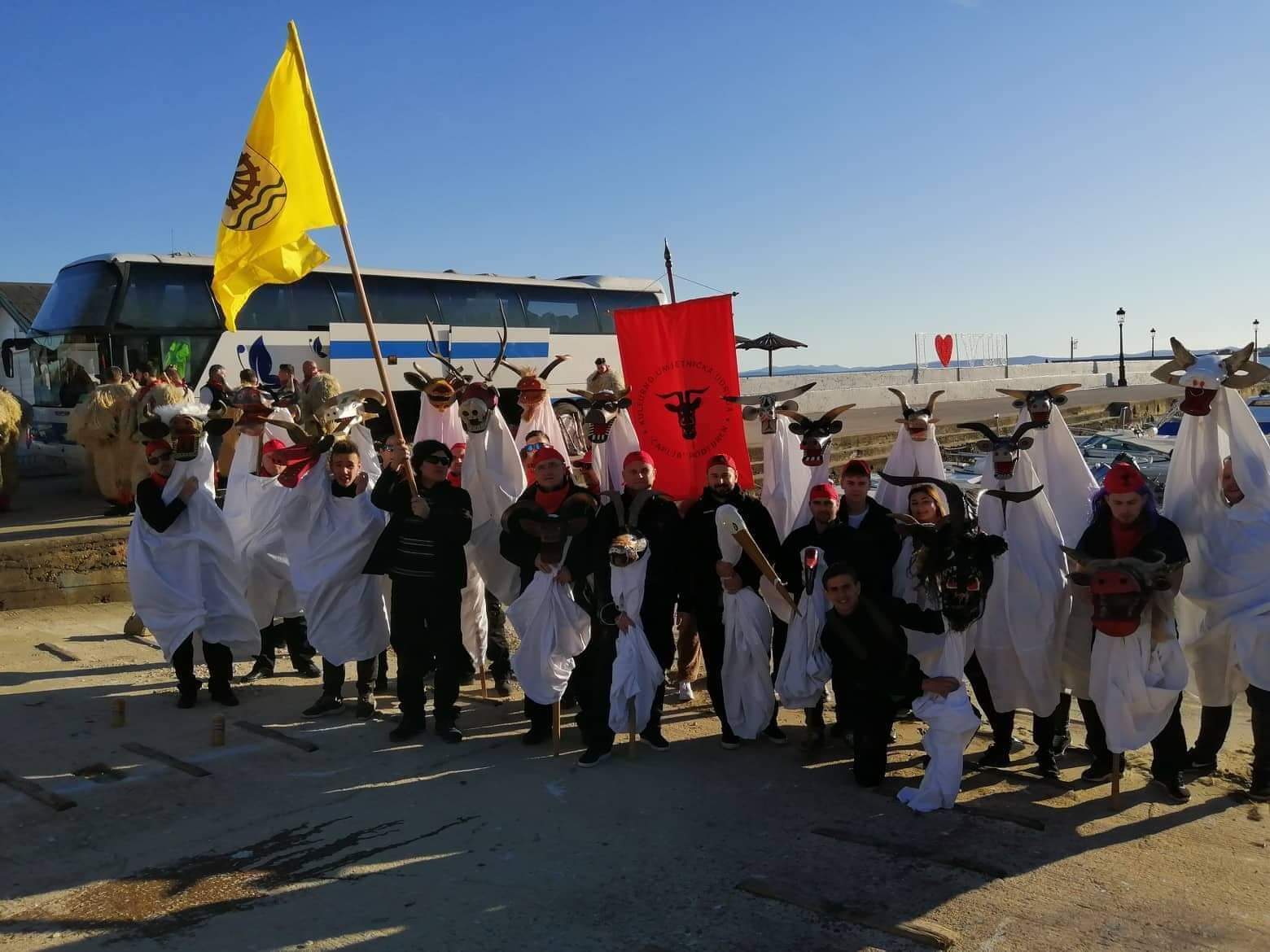 FOTO KUU Čaplja Podturen osvojila treće mjesto na međunarodnom karnevalu na otoku Viru