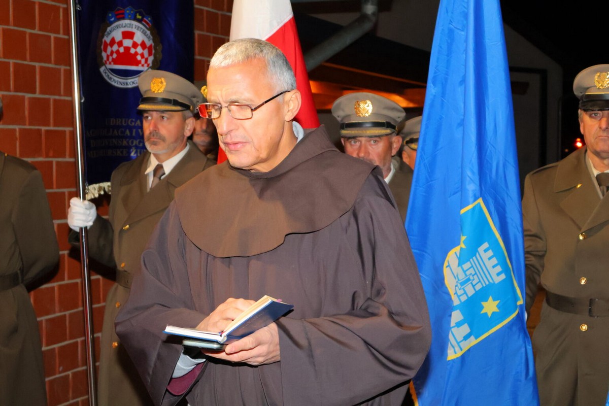 DAN SJEĆANJA Čakovec se i ove godine dostojanstveno prisjetio žrtava Vukovara i Škrabrnje te obljetnice pogibije Nikole VII. Zrinskog DAN SJEĆANJA Čakovec se i ove godine dostojanstveno prisjetio žrtava Vukovara i Škrabrnje te obljetnice pogibije Nikole VII. Zrinskog