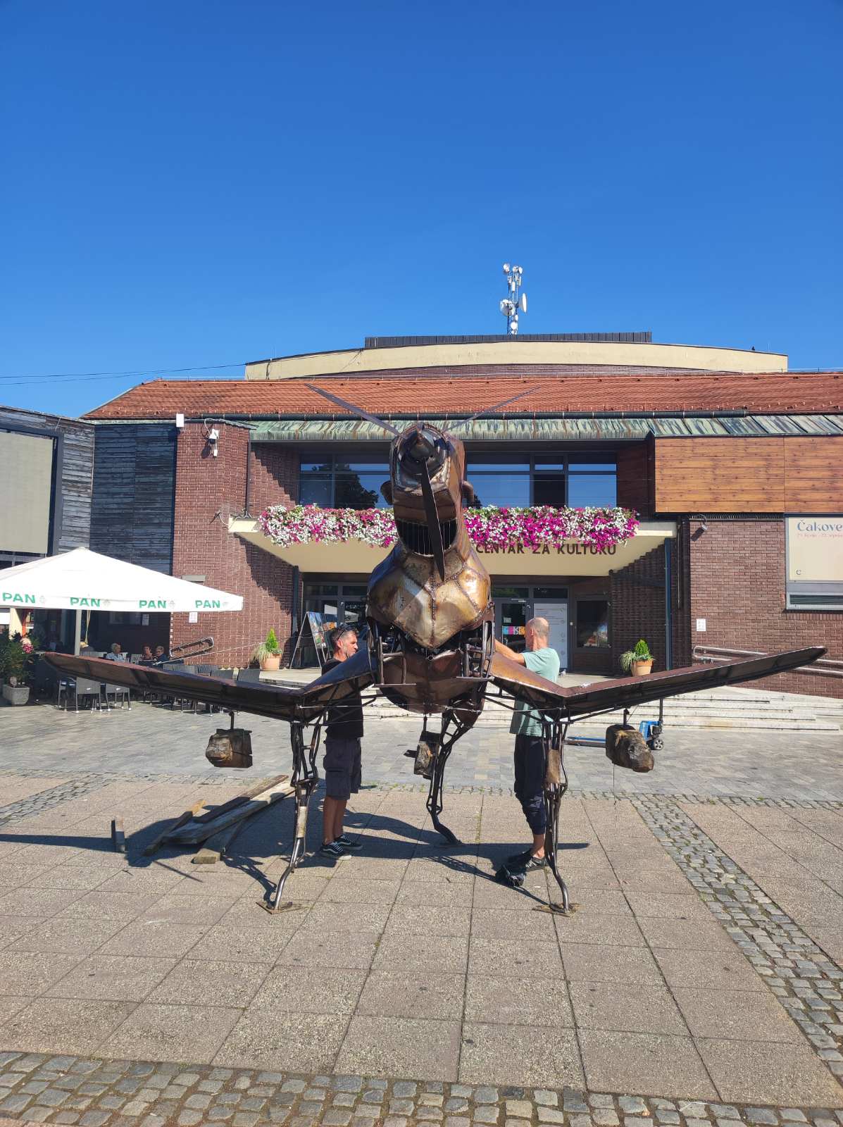 FOTO Ispred CZK Čakovec pojavile se sjajne skulpture u sklopu 8. Zrinskog Art Festivala