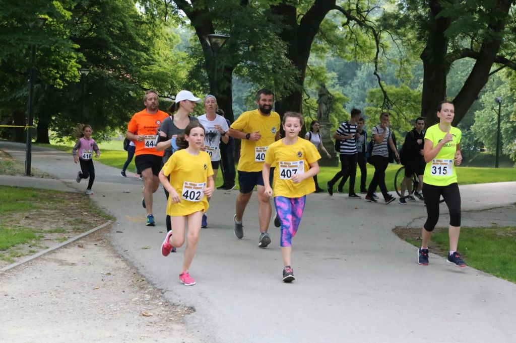 3355367810215114569354575372604