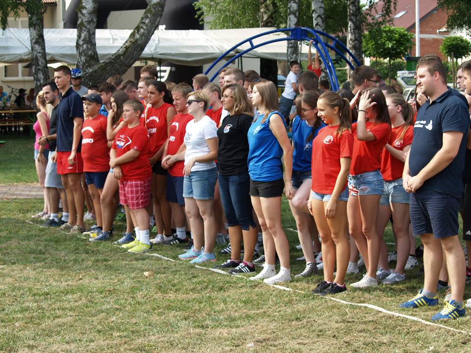 1187336716095971826274928213293