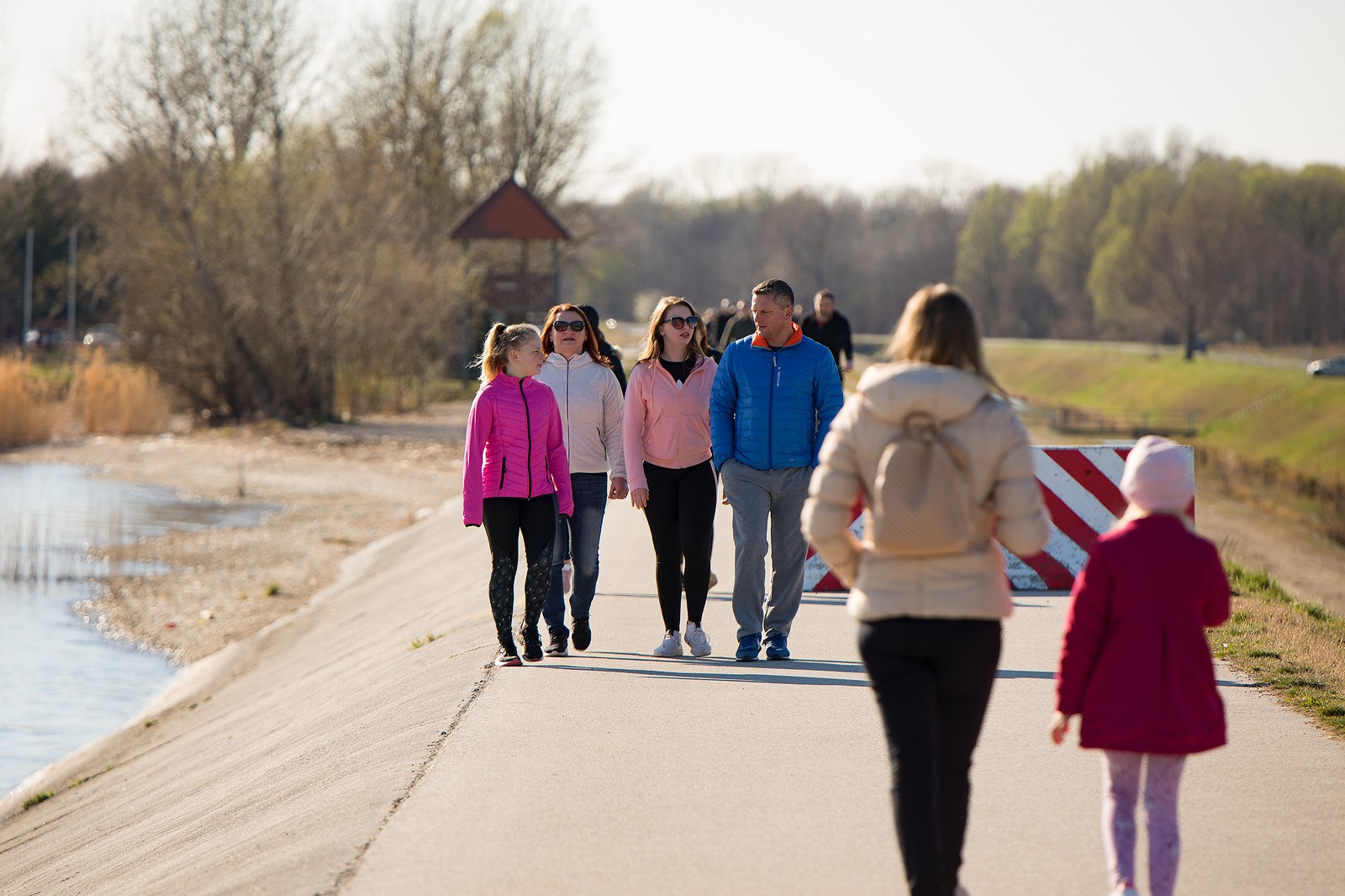 KLIKOM PO MARINI Suncem okupana Marina danas je bila prepuna ljudi!