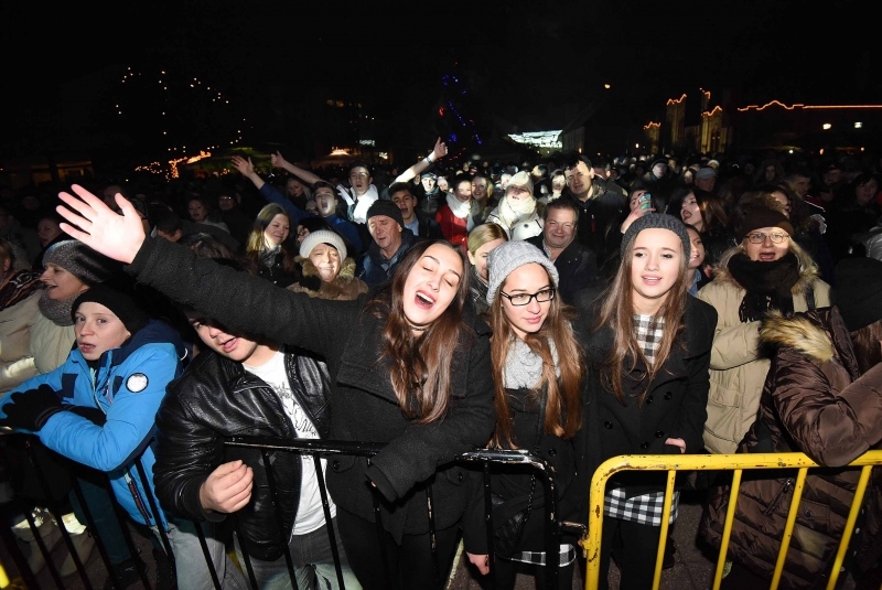 pxl01011612467406330778