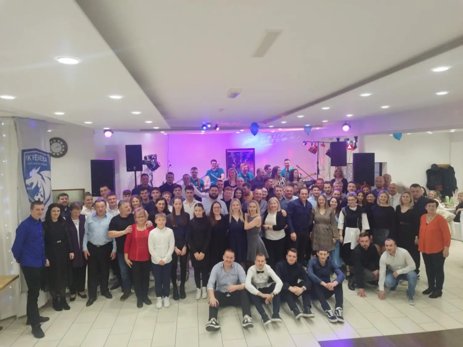 38a7aeff-abd4-4c7b-a564-7b6f90efdaba 38a7aeff-abd4-4c7b-a564-7b6f90efdaba