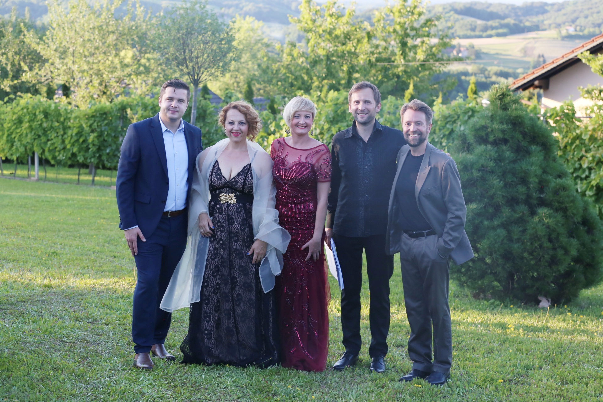 Koncert u Zmajevom vrtu obitelji Valkaj