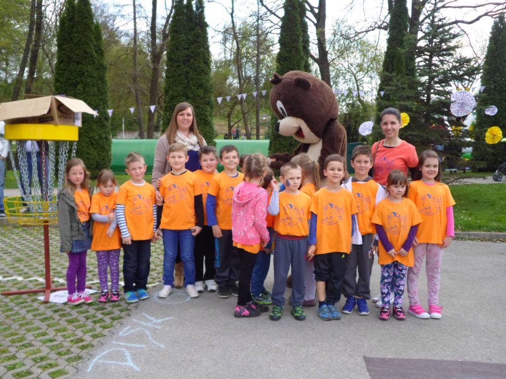 1299839185837302429128342983496