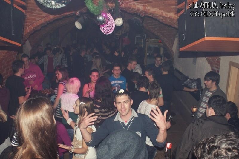 slika0026 Antrum (Petak, 6.1.2012) slika0026 Antrum (Petak, 6.1.2012)