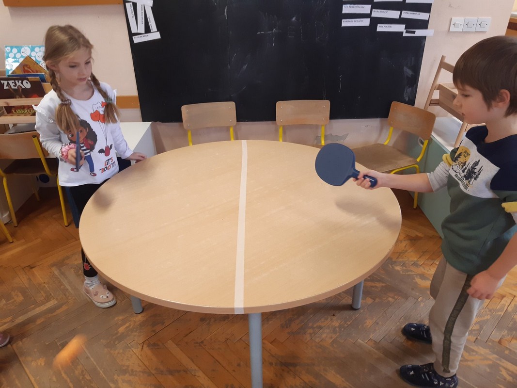 MALI VRTIĆARCI Mališani iz vrtića Krijesnice uživaju u kreativnoj igri i aktivnosti MALI VRTIĆARCI Mališani iz vrtića Krijesnice uživaju u kreativnoj igri i aktivnosti