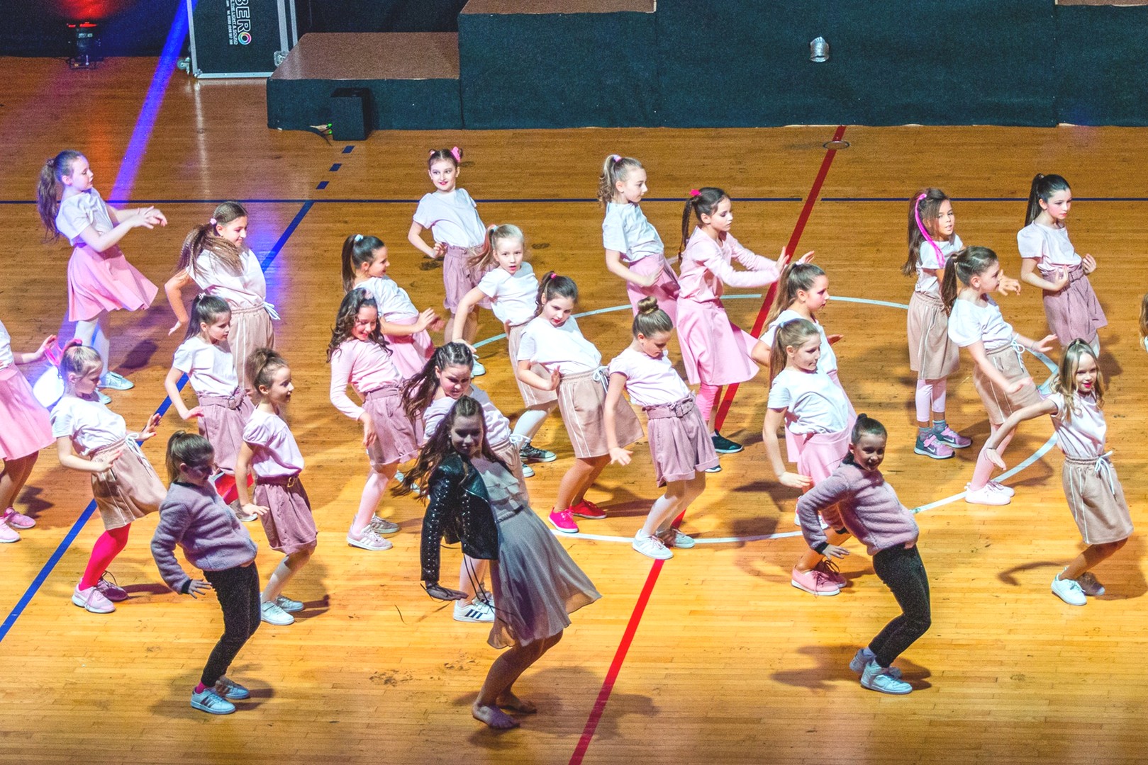 Plesni studio Korak produkcijom humanitarnog karaktera proslavio pet godina rada