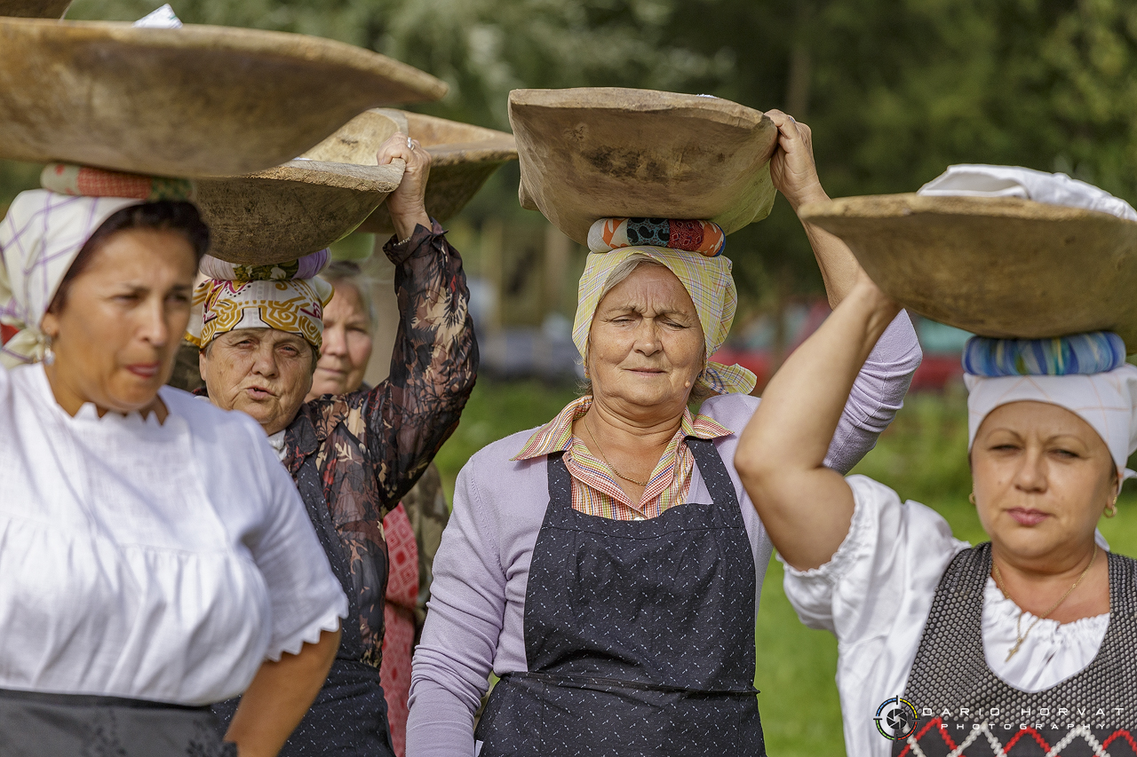 U Gardinovcu svečano otkrivena spomen-ploča posvećena seoskom pralu na potoku Trnavi