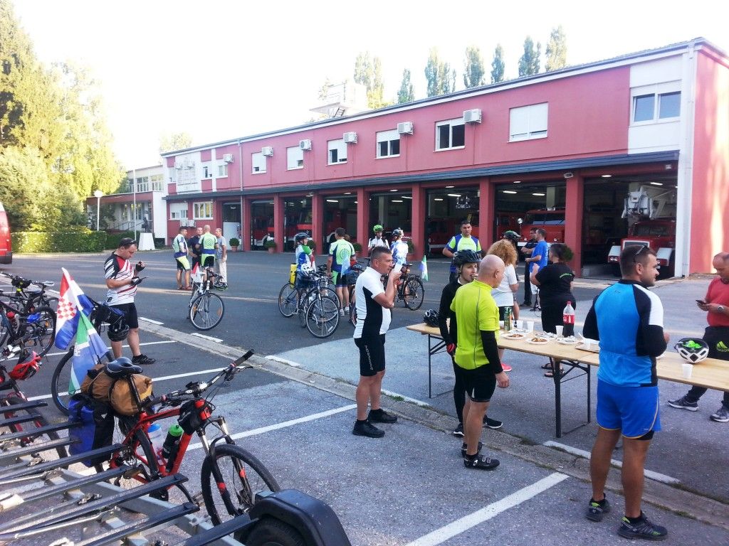 20170825072921403826