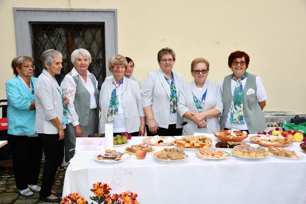 ‘BAKINI KOLAČI’ Najbolji kolač s jabukama pripremila je Natalija Munđar iz Križovca