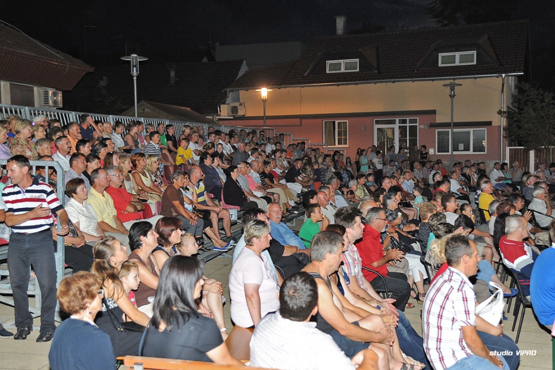 303612677dsc2311921206