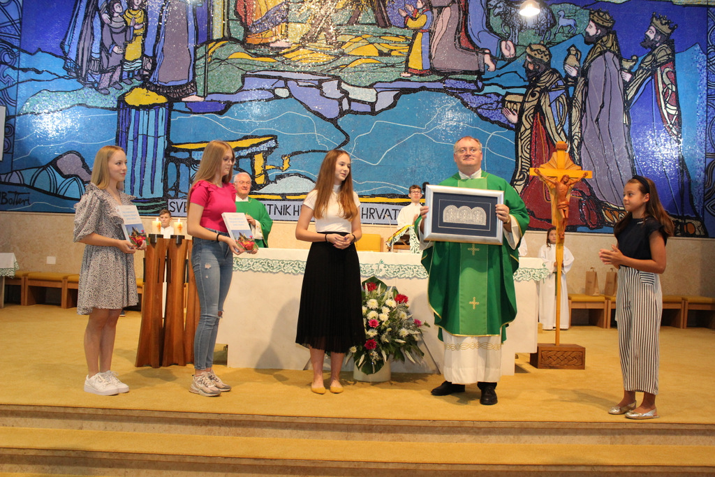 Dječji zbor ‘Marijina djeca’ iz Svete Marije pjevanjem uveličao misu u karlovačkom svetištu