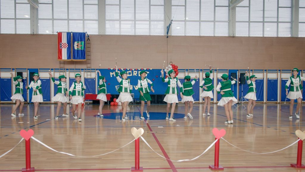 3318683357821483920597252769763