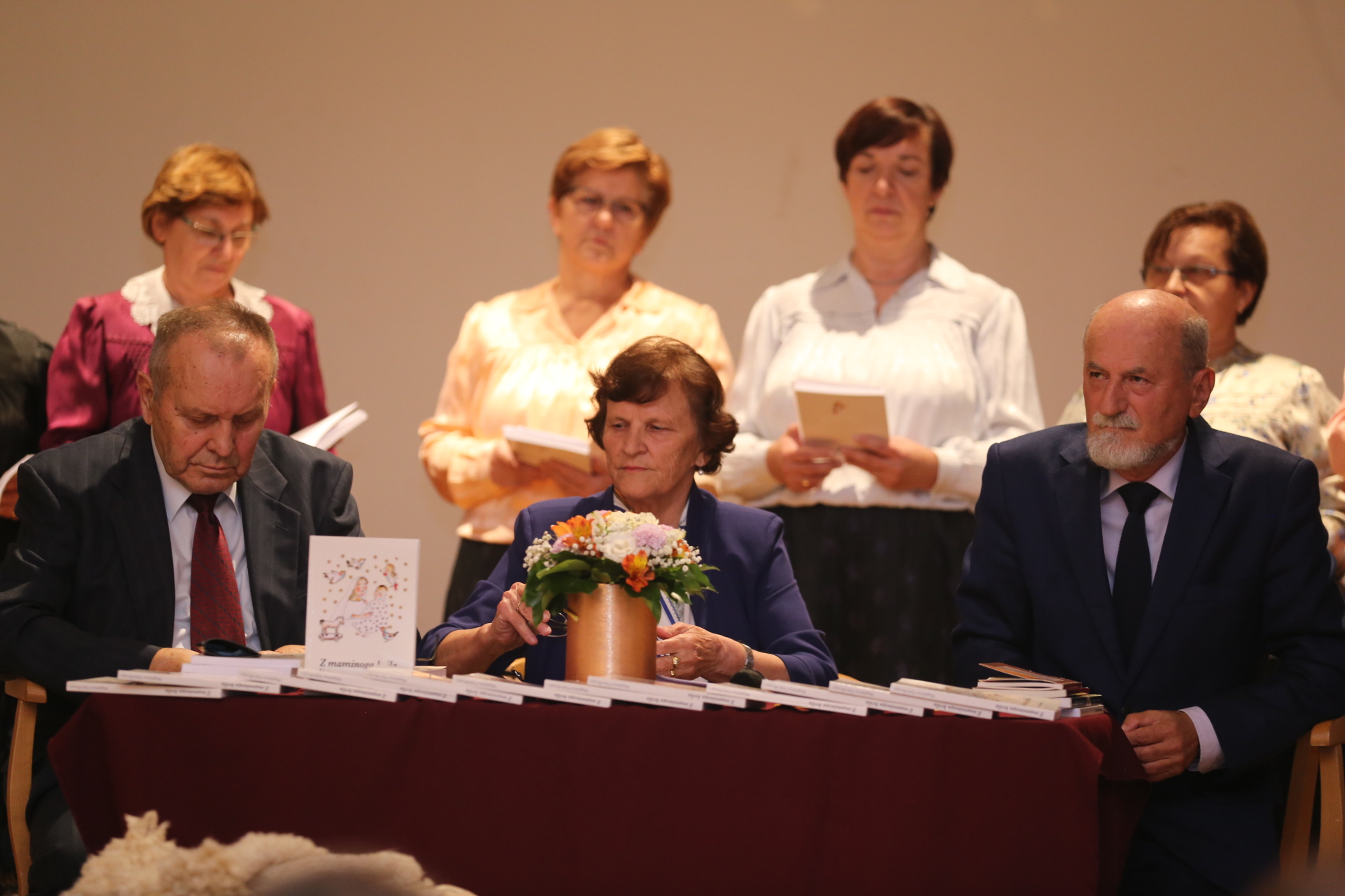 FOTO Predstavljena zbirka pjesama Magdalene Vlah – Hranjec ‘Z maminoga krila’