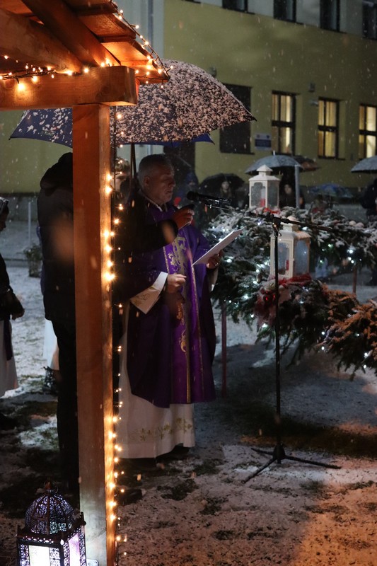 SVETI MARTIN NA MURI Paljenjem prve adventske svijeće započelo je najradosnije doba u godini
