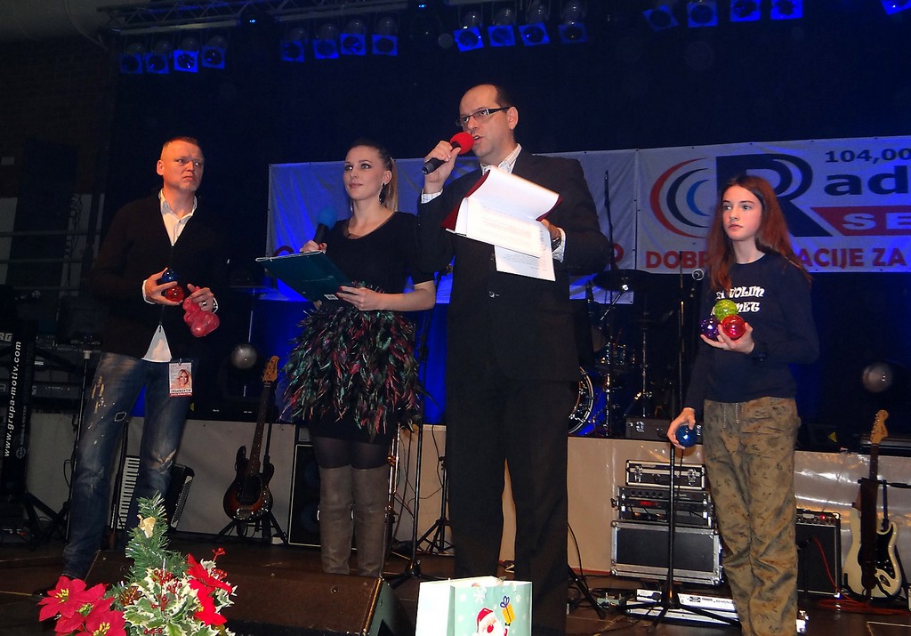slika0024460306 Božićni koncert Radija 105 Selnica (Petak, 26.12.2014.)