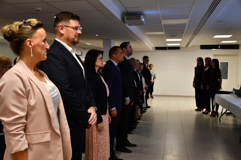 SVEČANOST Pet desetljeća rada Odjela anesteziologije, reanimatologije i intenzivne medicine SVEČANOST Pet desetljeća rada Odjela anesteziologije, reanimatologije i intenzivne medicine