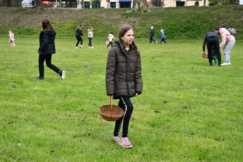 VIDEO I FOTO Potraga za uskrsnim jajima u Perivoj Zrinskih privukla mnoštvo mališana