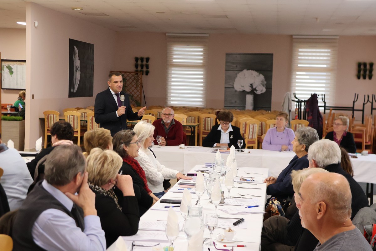 POZDRAVIO IH I ŽUPAN Godišnja skupština Matice umirovljenika Međimurske županije POZDRAVIO IH I ŽUPAN Godišnja skupština Matice umirovljenika Međimurske županije
