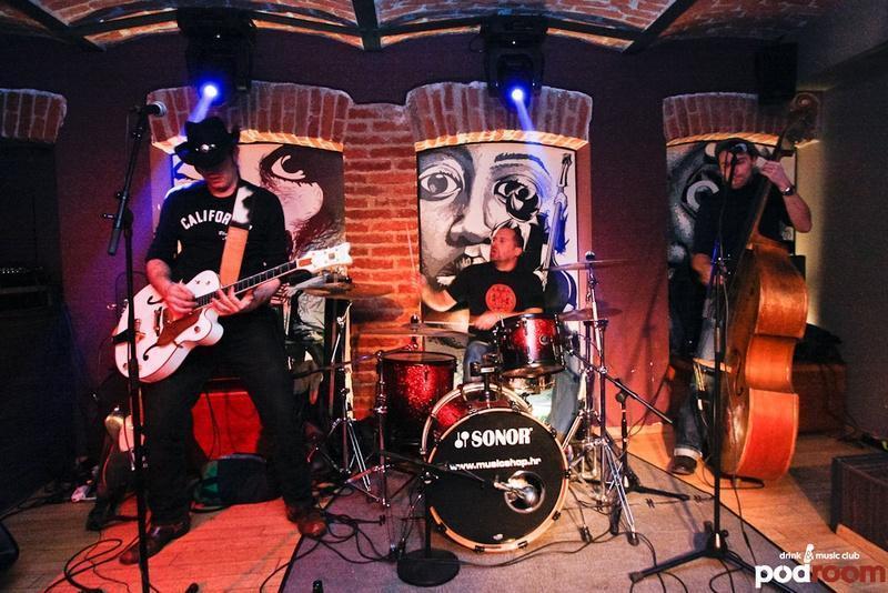 slika0001 Podroom (Petak, 1.3.2013. – Small House Brown)