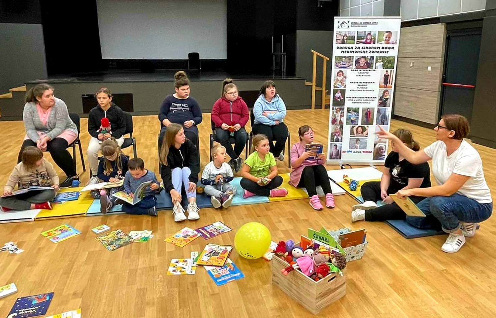 Članovi međimurske Udruge za sindrom Down posjetili ‘Heklice u knjižnici’