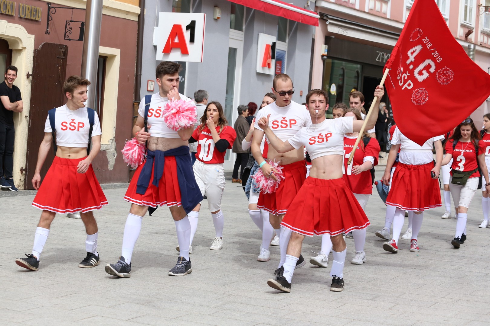 Ulicama Čakovca koračalo više od 1200 međimurskih maturanata